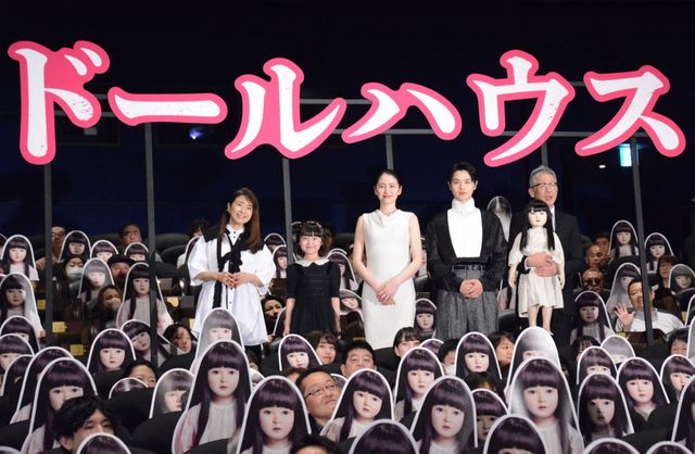 長澤まさみのドレスに熱視線！『ドールハウス』初日舞台あいさつ（8枚目）