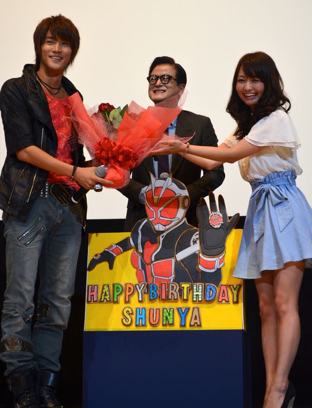 『劇場版 仮面ライダーウィザード in マジックランド』『劇場版 獣電戦隊キョウリュウジャー ガブリンチョ・オブ・ミュージック』初日舞台あいさつ（17枚目）