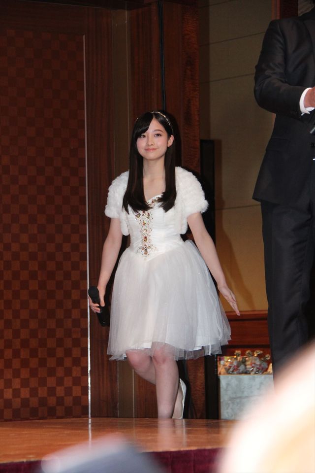 橋本環奈、ソロ活動は否定！日経トレンディ「2014年のヒット人」に！（4枚目）