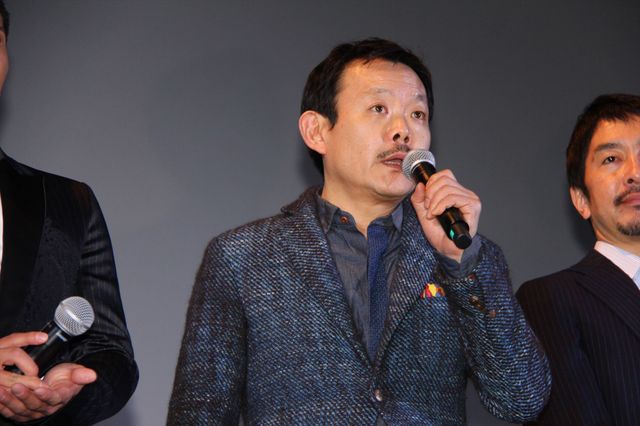 市原隼人、サプライズの誕生日ケーキに満面の笑み！フォトギャラリー（10枚目）