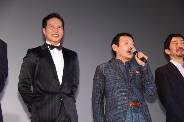 市原隼人、サプライズの誕生日ケーキに満面の笑み！フォトギャラリー（11枚目）