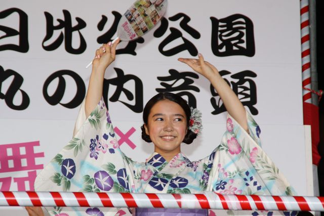 上白石萌音が、真夏の夜に「舞妓はレディ音頭」を披露！　画像ギャラリー（2枚目）