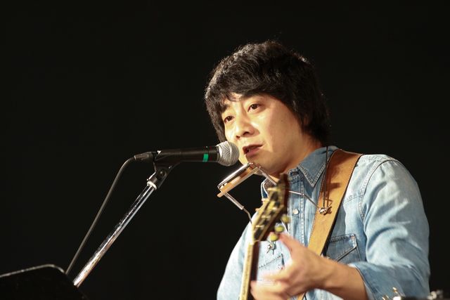 山崎まさよし「One more time,One more chance」を生披露！フォトギャラリー（4枚目）