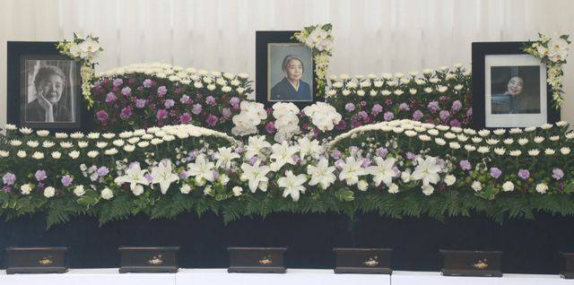 樹木希林さん告別式・参列者（14枚目）