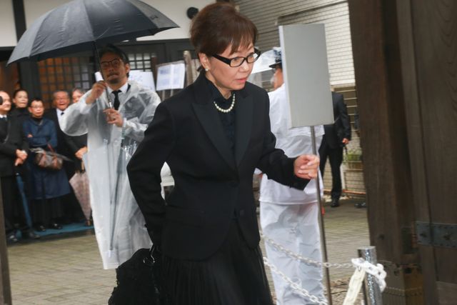 樹木希林さん告別式・参列者（18枚目）