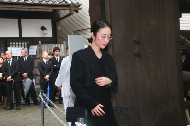 樹木希林さん告別式・参列者（25枚目）