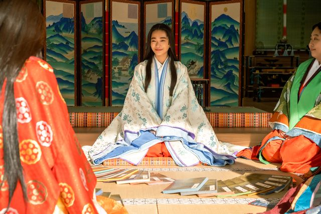 「源氏物語」豪華本の制作過程…「光る君へ」第37回場面写真（11枚目）