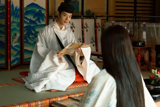 「源氏物語」豪華本の制作過程…「光る君へ」第37回場面写真（13枚目）