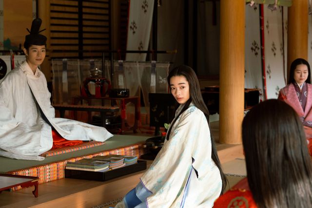 「源氏物語」豪華本の制作過程…「光る君へ」第37回場面写真（15枚目）