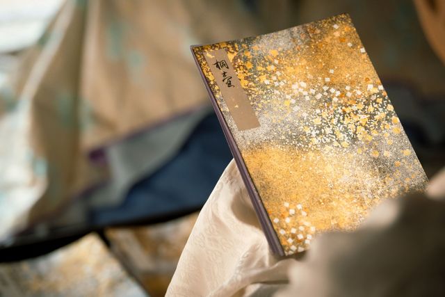 「源氏物語」豪華本の制作過程…「光る君へ」第37回場面写真（21枚目）