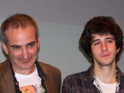（左）オリヴィエ・アサイヤス監督、（右）クレモン・メテイエ