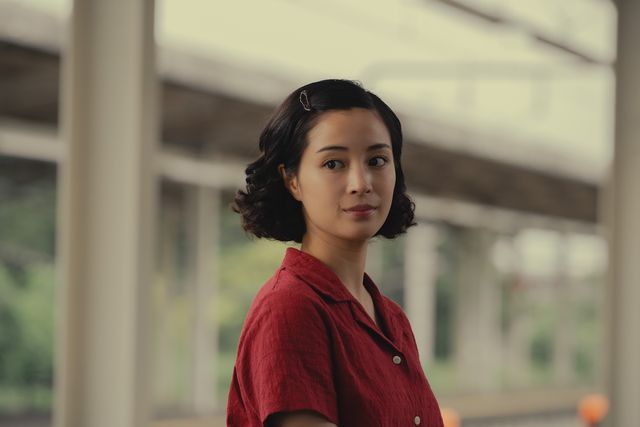 二階堂ふみがミステリアスな女性に…『遠い山なみの光』場面写真（4枚目）