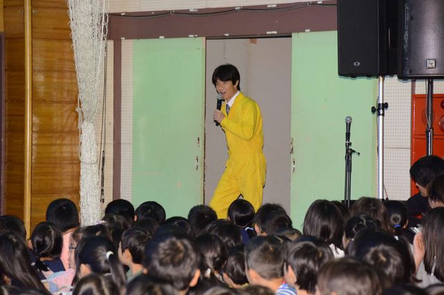 木村多江、メガネ&ジャージ姿で登場！映画『金メダル男』イベント ギャラリー（15枚目）