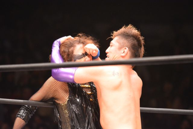 LiLiCo、プロレスデビューも惜敗！　「必ずベルトを奪い返す」　画像ギャラリー（9枚目）