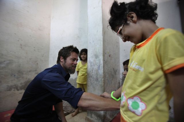 UNHCR親善大使とパートナー、シリア難民家族訪問