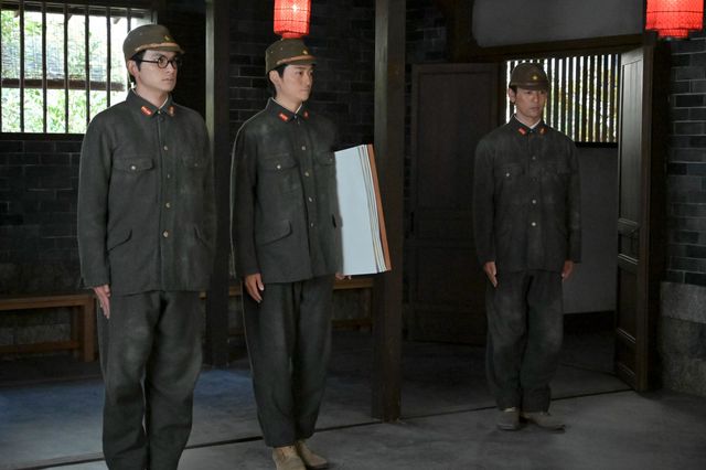 八木（妻夫木聡）が助け舟を出して…「あんぱん」第12週「逆転しない正義」第57回：フォトギャラリー