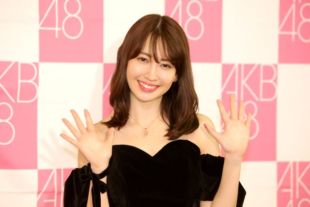 こじはるの笑顔がまぶしい……「小嶋陽菜卒業コンサート　こじまつり～前夜祭～」会見フォトギャラリー（4枚目）