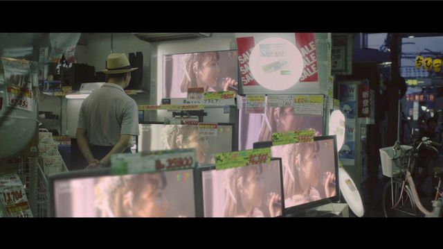 乃木坂・生田絵梨花が干物女に！新曲「何度目の青空か？」＆「私、起きる。」フォトギャラリー（2枚目）