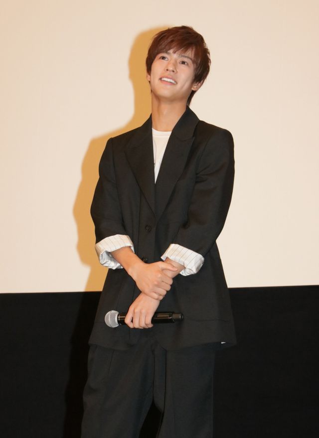 渡邊圭祐、奥野壮の誕生日をケーキでお祝い「大人になってきた」：フォトギャラリー