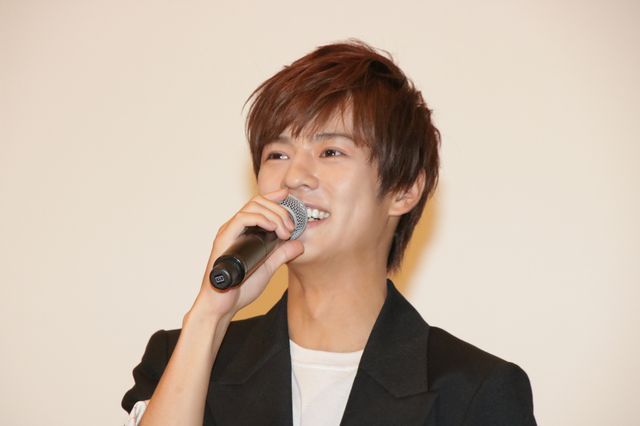 渡邊圭祐、奥野壮の誕生日をケーキでお祝い「大人になってきた」（2枚目）