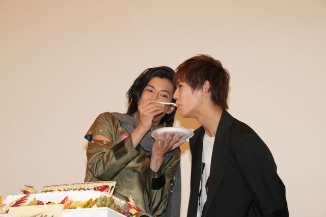 渡邊圭祐、奥野壮の誕生日をケーキでお祝い「大人になってきた」（10枚目）