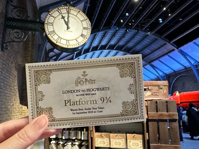 「バック・トゥ・ホグワーツ」イベント＆9と3/4番線にある「レイルウェイショップ」の様子：フォトギャラリー