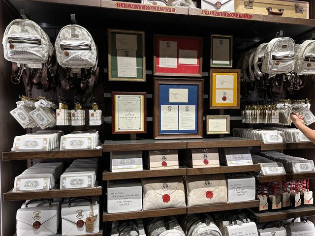 「バック・トゥ・ホグワーツ」イベント＆9と3/4番線にある「レイルウェイショップ」の様子（11枚目）