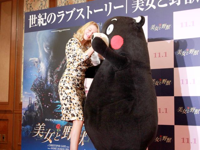 美女からのキスにくまモン、メロメロ！『美女と野獣』来日記者会見フォトギャラリー（11枚目）