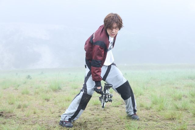 怜慈、デス・ギャバンと一騎打ち！「超宇宙刑事ギャバン インフィニティ」最終話場面写真（5枚目）