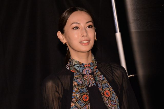 二宮和也、スーツで登壇！『ラーゲリより愛を込めて』初日舞台あいさつ（3枚目）