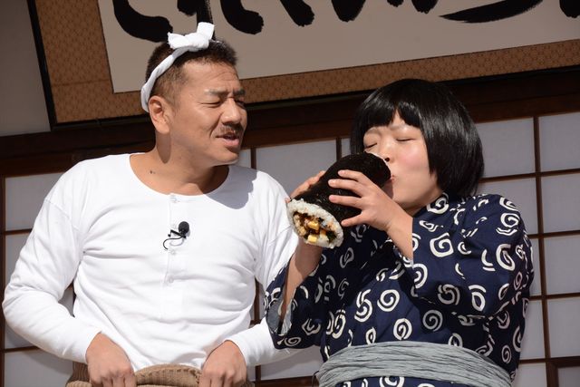 パパ・上田晋也、ママ・松下奈緒、バカボン・オカリナ！写真ギャラリー（11枚目）