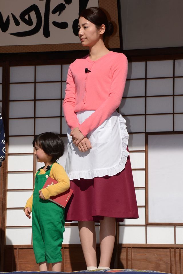 パパ・上田晋也、ママ・松下奈緒、バカボン・オカリナ！写真ギャラリー（16枚目）