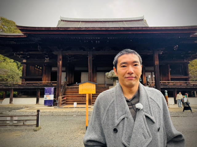 柄本佑、藤原道長ゆかりの地へ…「道長さんぽ」ロケで三井寺初訪問：フォトギャラリー