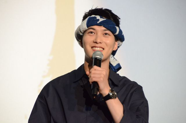 CNBLUEのイ・ジョンヒョン登壇！『生きる街』舞台あいさつ（2枚目）