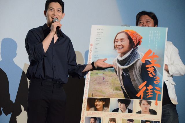 CNBLUEのイ・ジョンヒョン登壇！『生きる街』舞台あいさつ（13枚目）