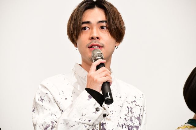 門脇麦＆成田凌ら皆でセルフィー！『チワワちゃん』公開記念舞台あいさつ（4枚目）