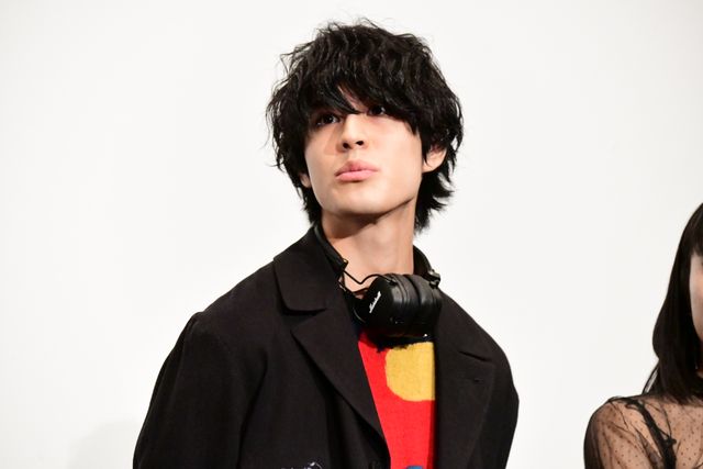 門脇麦＆成田凌ら皆でセルフィー！『チワワちゃん』公開記念舞台あいさつ（5枚目）