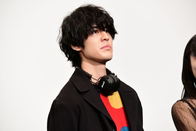 門脇麦＆成田凌ら皆でセルフィー！『チワワちゃん』公開記念舞台あいさつ（6枚目）