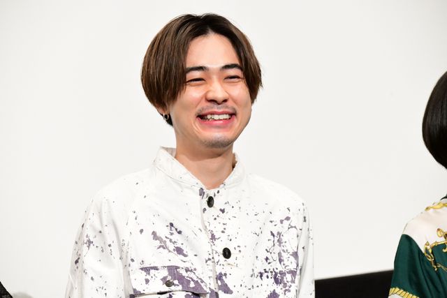 門脇麦＆成田凌ら皆でセルフィー！『チワワちゃん』公開記念舞台あいさつ（23枚目）