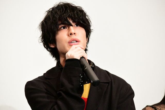 門脇麦＆成田凌ら皆でセルフィー！『チワワちゃん』公開記念舞台あいさつ（29枚目）