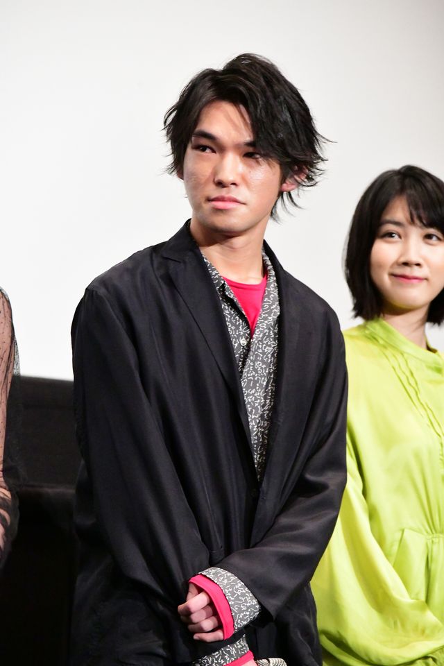 門脇麦＆成田凌ら皆でセルフィー！『チワワちゃん』公開記念舞台あいさつ（37枚目）