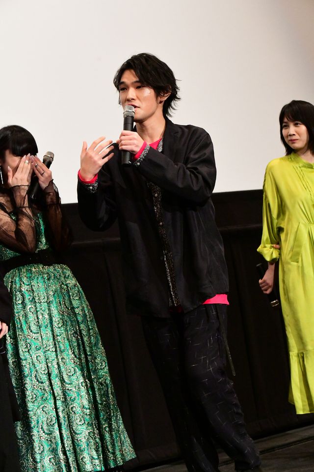 門脇麦＆成田凌ら皆でセルフィー！『チワワちゃん』公開記念舞台あいさつ（39枚目）