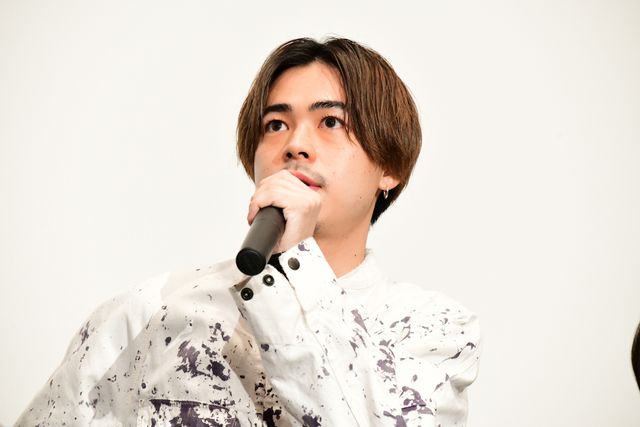 門脇麦＆成田凌ら皆でセルフィー！『チワワちゃん』公開記念舞台あいさつ（49枚目）