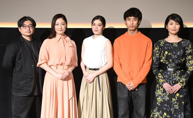 注目女優・吉田美月喜、常盤貴子とW主演映画『あつい胸さわぎ』公開記念舞台あいさつに登壇：フォトギャラリー