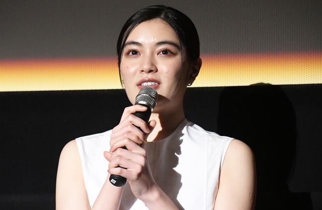 注目女優・吉田美月喜、常盤貴子とW主演映画『あつい胸さわぎ』公開記念舞台あいさつに登壇（3枚目）