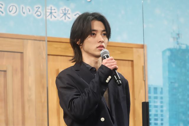 山崎賢人、久々のピュアな恋愛もの…！映画『夏への扉』完成報告会（6枚目）