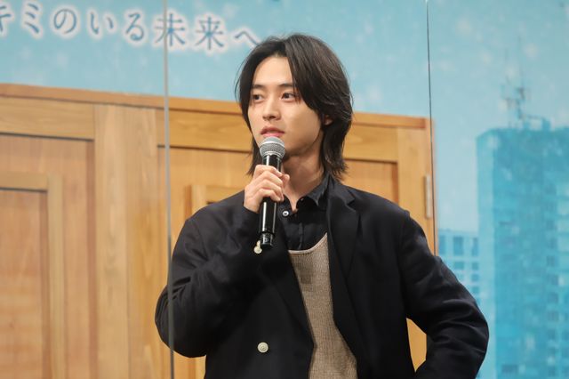 山崎賢人、久々のピュアな恋愛もの…！映画『夏への扉』完成報告会（19枚目）