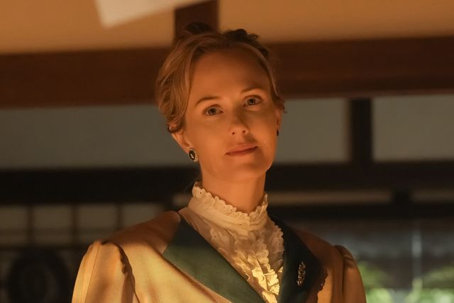 イライザ（シャーロット・ケイト・フォックス）はヘブン（トミー・バストウ）を誘って…朝ドラ「ばけばけ」第65回の場面写真：フォトギャラリー