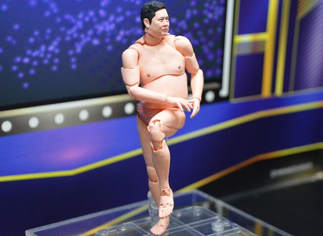 安心してください、はいてますよ！「S.H.Figuarts とにかく明るい安村」：フォトギャラリー