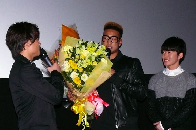 ウーマン村本のクズキャラ全開！映画『セブンデイズ リポート』特別先行上映会舞台あいさつフォトギャラリー（8枚目）